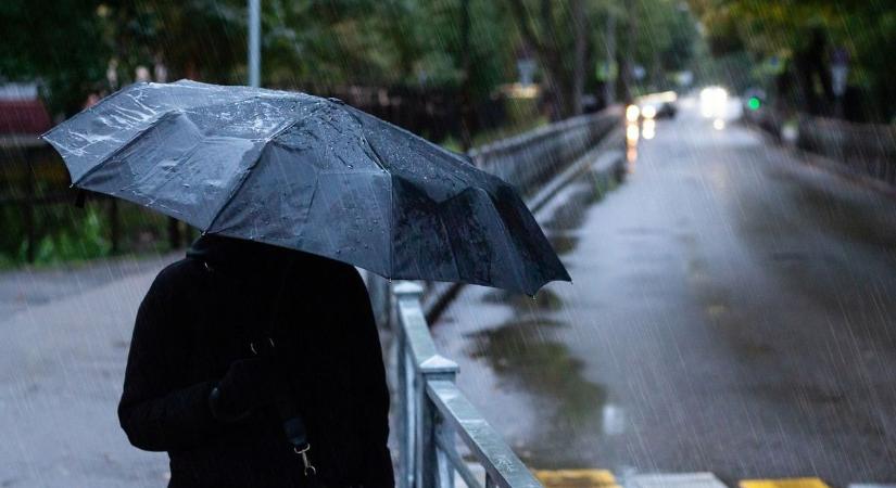 Nem tágít az eső, még maradnak a borongós, szürke napok