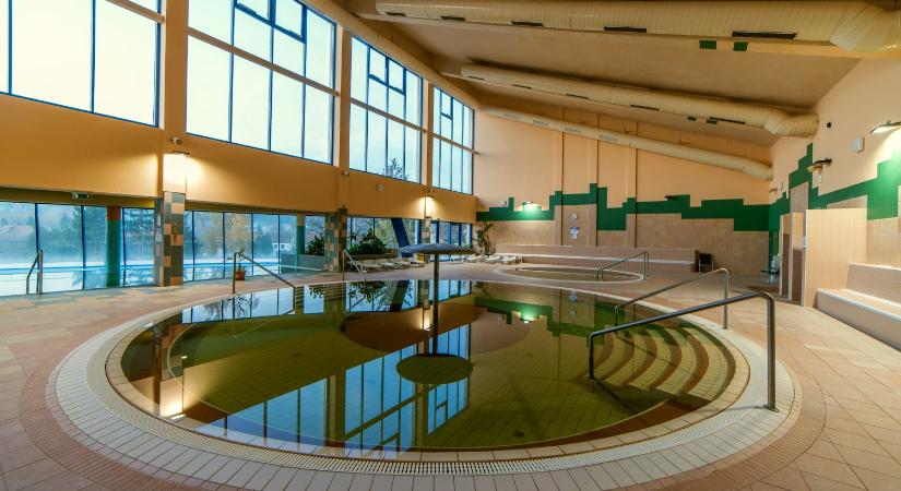 Két kedvelt gyógyfürdő is újranyit: jó hír érkezett a Hajdúságból és Somogyból