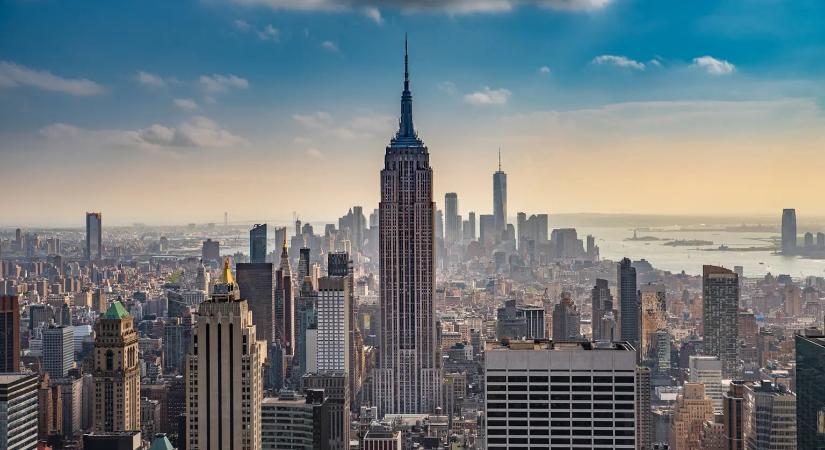 Rémület New Yorkban: autóval hajtottak a zsinagóga bejáratába, azonnal őrizetbe vették a sofőrt