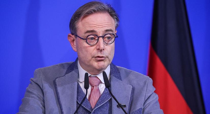 Nekiment a belga miniszterelnök Washingtonnak: Európa sebezhető, és ezt még a szövetségesei is kihasználhatják