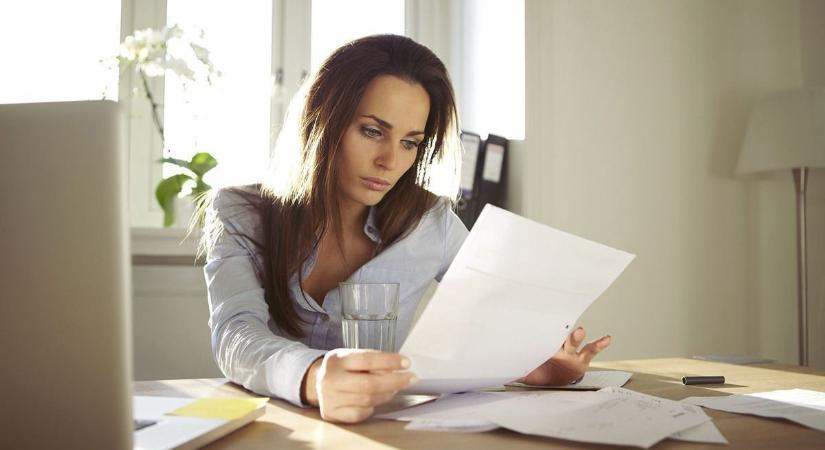 Februártól változik, mennyi pénz jár a szabadságon lévő dolgozóknak – segítünk kiszámolni