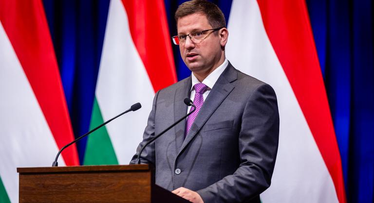 Bejelentették a rezsicsökkentés januári változásának részleteit - Gulyás Gergely és Vitályos Eszter tájékoztatója