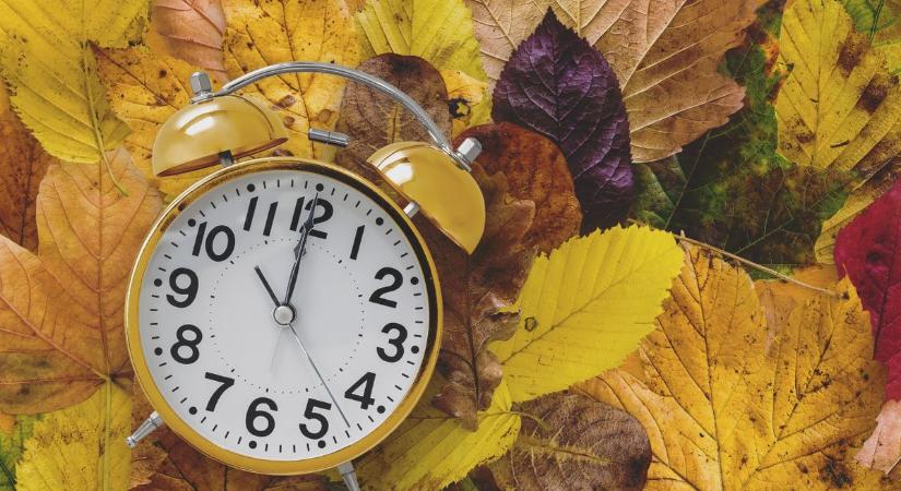 Szokatlan dátum 2026-ban: idén hamarabb köszönt majd ránk a sötétség, mint megszoktuk