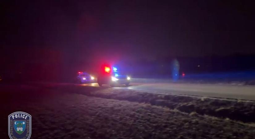 Akciófilmbe illő jelenetek Balatonszepezden: a TEK fogta el a 60 éves férfit (VIDEÓ)