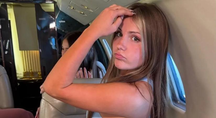 Fenékmutogatásból vett autót a 18 éves modell a mamájának