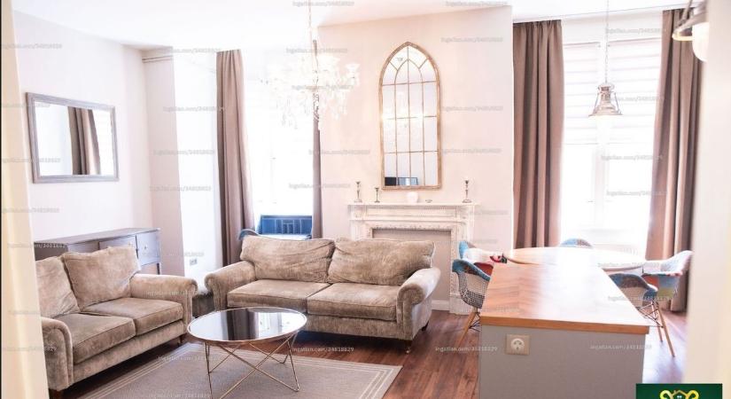 Eladó a múlt egy szelete a történelmi belvárosban – Polgári miliő pazar panorámával (galéria)