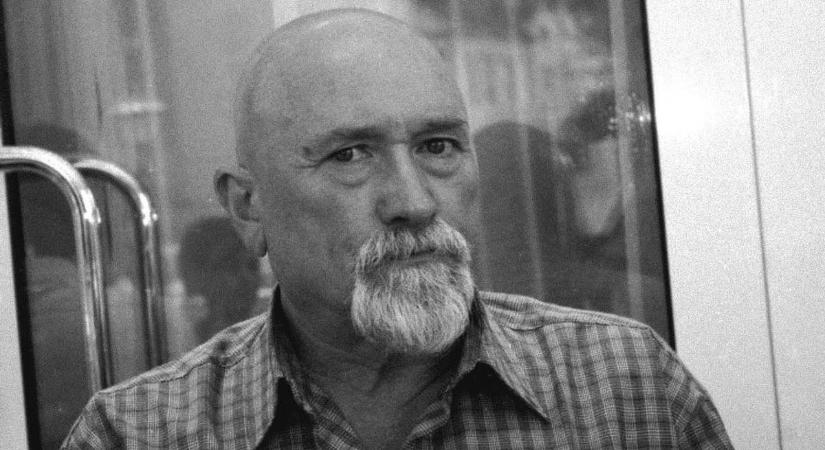 Gyászol a Vörösmarty Színház