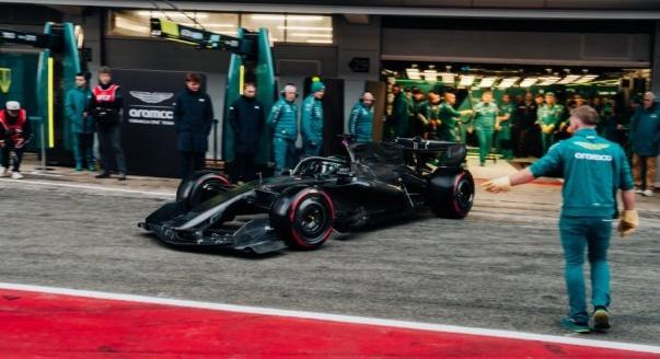 Extrém, más: ilyen lett Newey első Aston Martinja