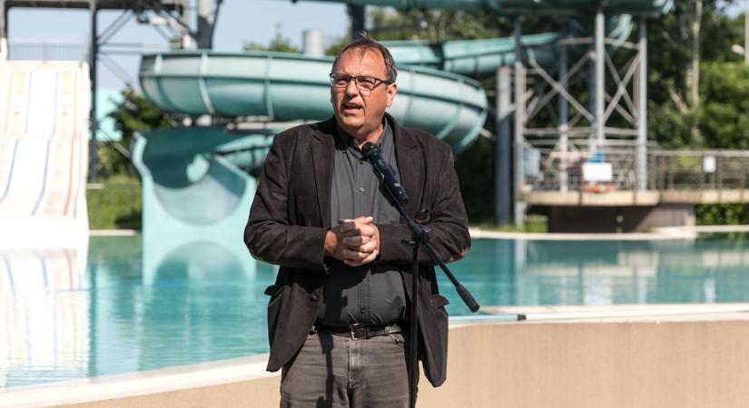 Nem unalmas csütörtök: bilincsek, mentők és taps Dunaújvárosban