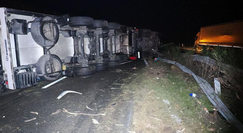 Brutális káosz az M6-oson: mesterlövészt riasztottak és lezárták a sztrádát