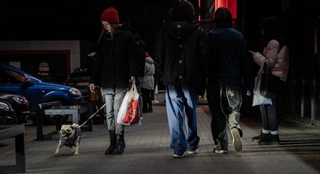 A téli orosz légicsapások ellenére az ukránok többsége nem akarja elhagyni a lakóhelyét – felmérés