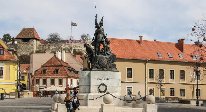 Ezt minden törikönyvből kimarad, így foglalta el Eger várát a török a második ostrommal, szörnyű ami történt a helyszínen