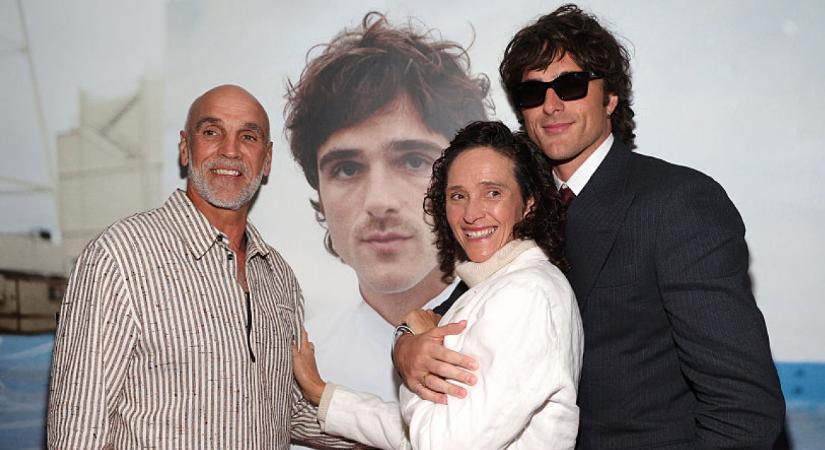 Szívmelengető: anyukáját viszi az Oscar-gálára Jacob Elordi