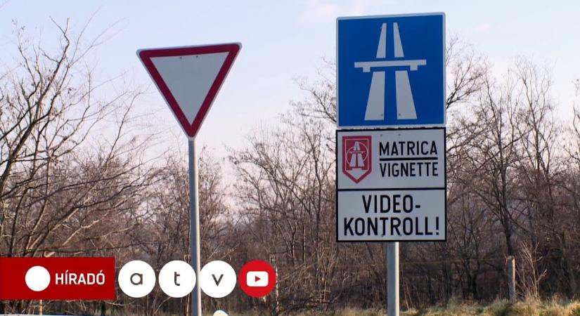 Indul a roham, figyelmeztettek az autópálya-matricák kapcsán, két nap múlva lejárnak