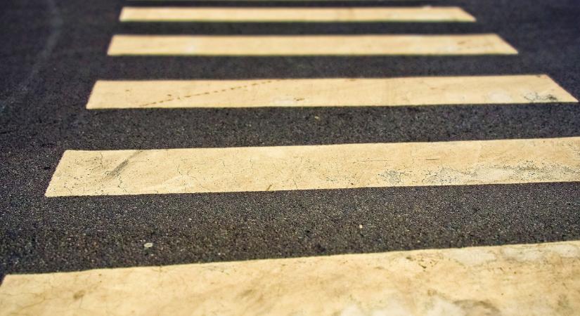 Bukósisak, zebra, jobbkézszabály – Fura újításokat találtak az új KRESZ-tervben