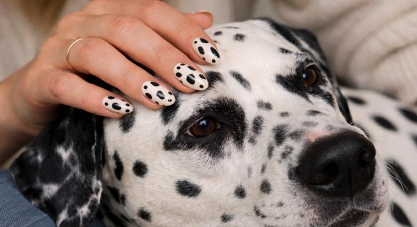 Hivatalosan is ez a szezon legcsajosabb körömtrendje: minden nő ilyen körmöket akar most