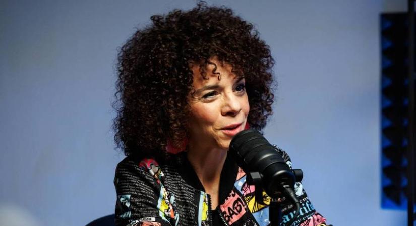 A magyar műsorvezetőre megszólalásig hasonlít a testvére: még a hangjuk is egyforma