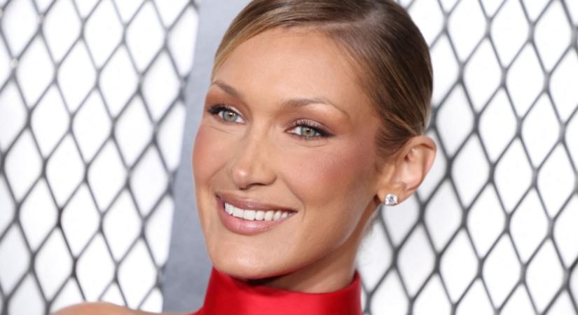 A szürke nem unalmas! Bella Hadid nappalija megmutatja, hogyan lesz izgalmas egy semleges tér