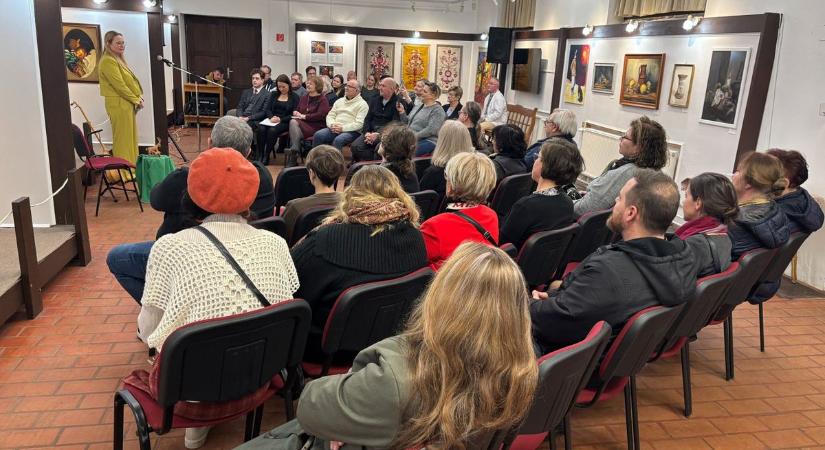 Forrás címmel nyílt képző- és iparművészeti kiállítás Kecskeméten