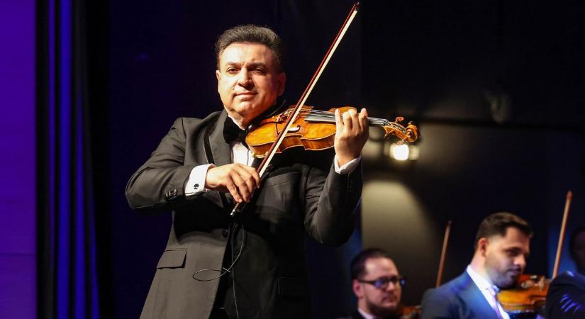 Szolnoki duplakoncerttel zárul Mága Zoltán újévi turné körútja