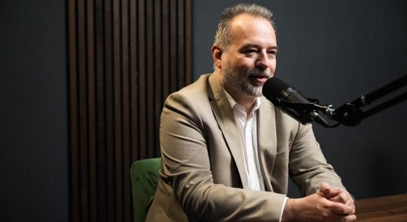 „Komolytalan hülyeség” – Lattmann Tamás a Béketanácsról