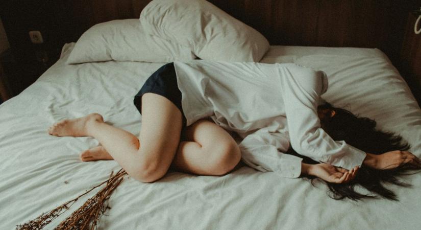 Ez az, amit ne igyál lefekvés előtt: teljesen összezavarja az alvásritmusodat!