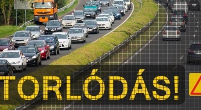 Figyelem, autósok! Péntek estétől szombat hajnalig szűkül az M1–M7-es kivezető szakasza