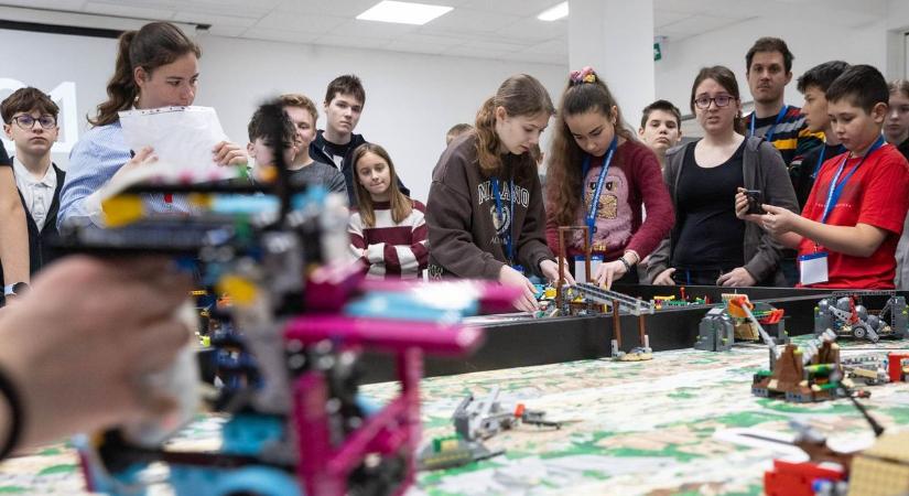 Kié a legjobb LEGO-robot? Ezek a zalai iskolai csapatok mehetnek az országos döntőbe (galéria, videó)