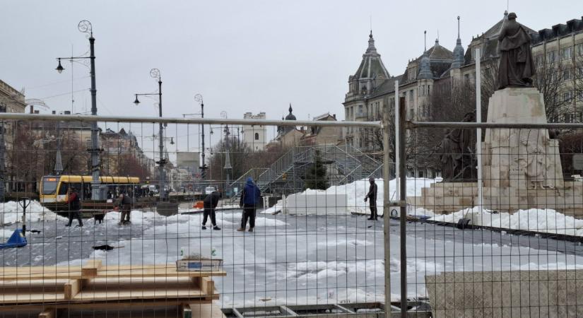Ennyi volt a belvárosi korizás, lebontották a debreceni jégpályát