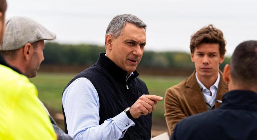 Tízmilliárdokat kereső cégeket vett állami kézbe Lázár minisztériuma