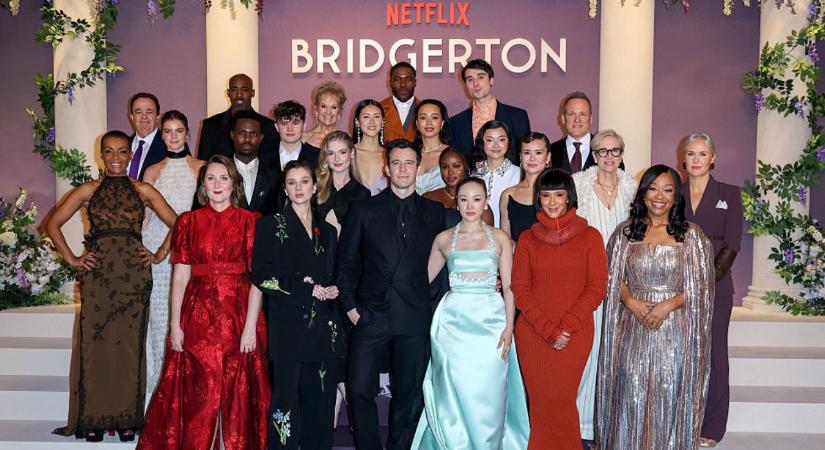 Bridgerton 4.: „uncsi biztonsági játék” és „AI-szagú” románc? – a kritikusok szétszedték az új részeket