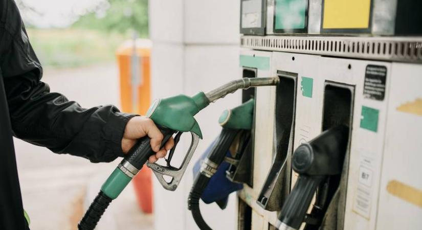 Így változik a gázolaj ára a hétvégén: a benzinről is megszólaltak a szakértők