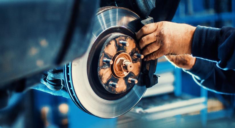 Fékhibás járművek miatt áll a bál Németországban