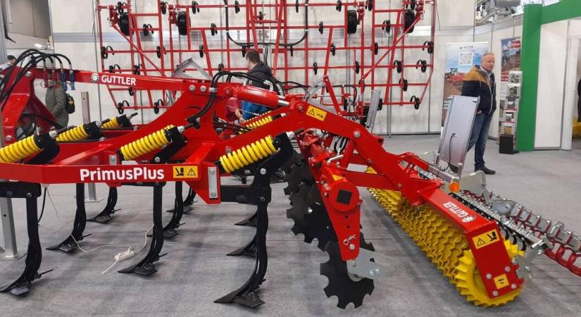 A falról is a Güttler munkagépei lógtak, fontos újításokkal jelentkezett a hódmezővásárhelyi gyártó