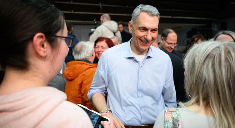 Lázár János: A cigány lakosság túl okos ahhoz, hogy bedőljön Magyar olcsó politikai mutatványainak