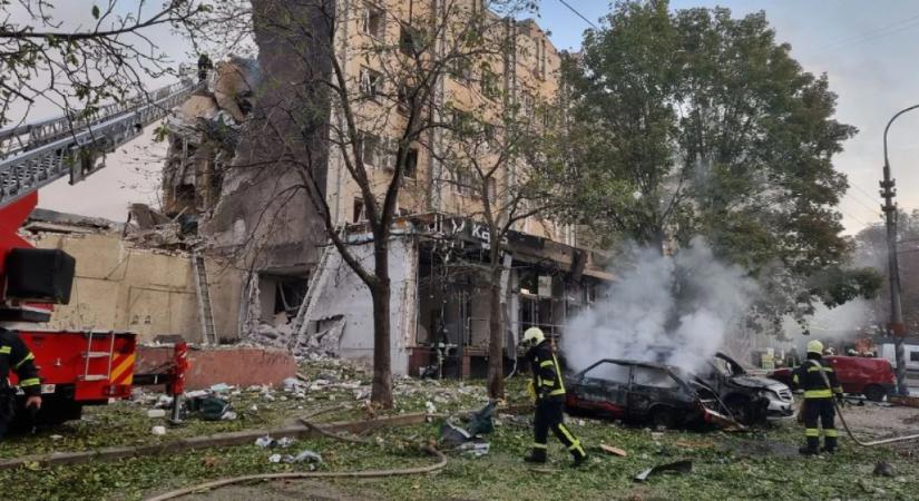 Elon Musk cége az oroszokat is segíti a háborúban