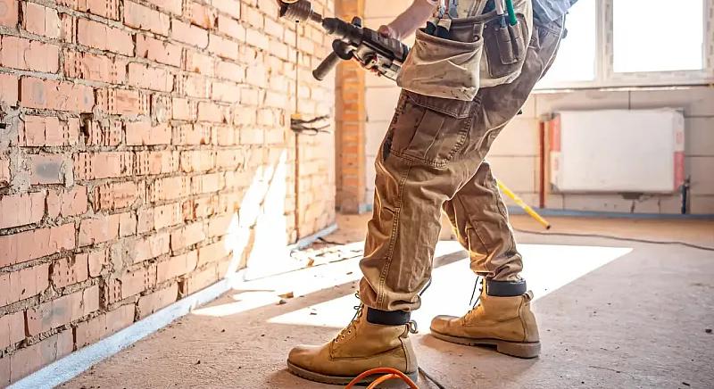 Közel 2300 forintot keresnek óránként a fizikai dolgozók