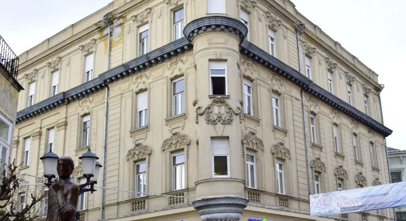 Csőtörés - Átmenetileg nem üzemel a belvárosi könyvtár Győrben