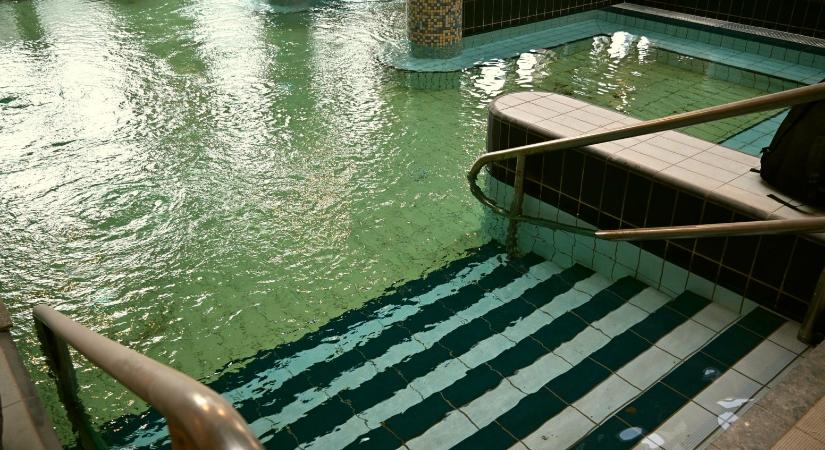 Megkezdődött a medencék feltöltése a tavasszal nyíló balatoni élményfürdőben