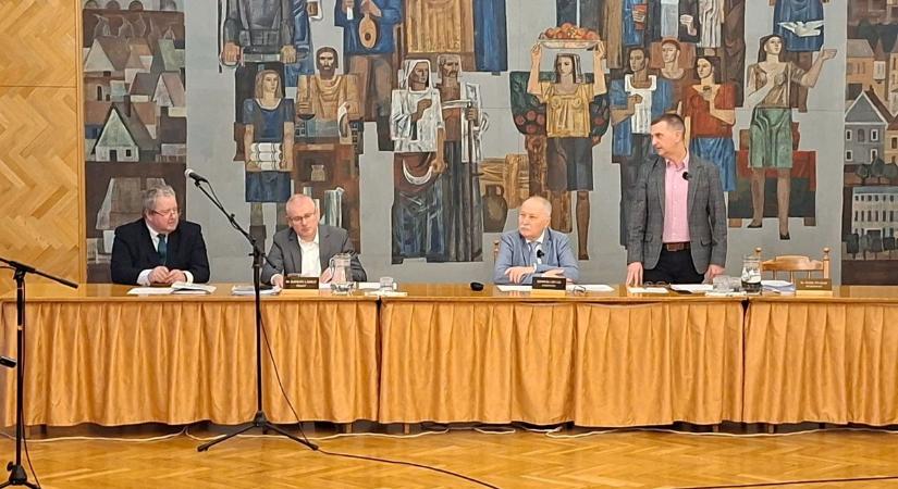 Beszámolók és fejlesztési döntések Sárváron