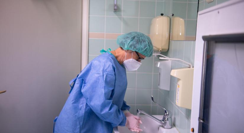 „A betegek ellátása ellehetetlenül” – Osztálybezárásokat sürget az ország legfontosabb pszichiátriai centrumának 40 orvosa