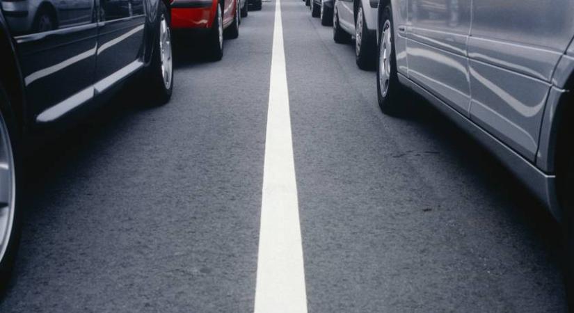 Katasztrofális dugó várható az M1–M7-en: ma este szinte lehetetlen lesz kijutni a fővárosból