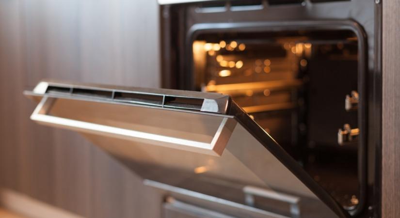 Sütés után soha ne hagyd nyitva a tűzhely ajtaját: a konyhád bánhatja, ha ragaszkodsz a helytelen szokáshoz