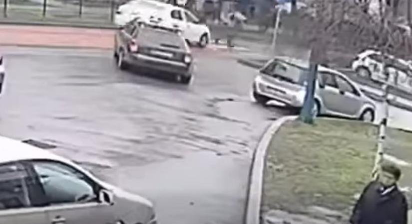 Elgázoltak egy gyalogost az átjárón Marosvásárhelyen (VIDEÓ)