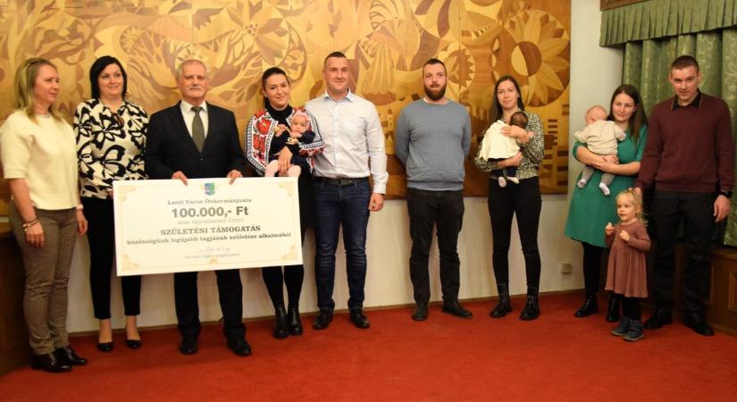 100 ezer forint minden újszülött után a zalai városban - Ennyien már megkapták (galéria)