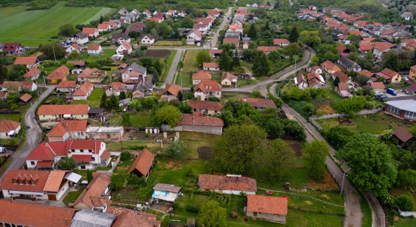 Remek hírt kaptak a vevők: csökkent az ár az ingatlanpiac egyik fontos területén
