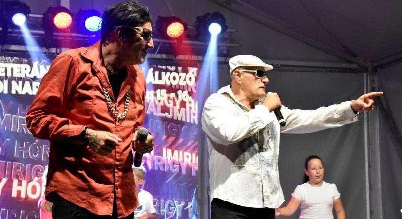 Kolbásztöltő verseny az Irigy Hónaljmiriggyel, gazdászbál, Csík zenekar a hét végén