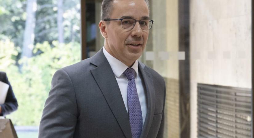 A munkaügyi ellenőrzésről szóló törvénnyel kezdte pénteki ülését a parlament