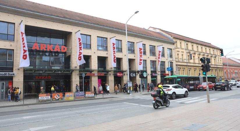 Egy újabb fájdalmas búcsú – bezárt a forgalmas üzlet a pécsi belvárosban