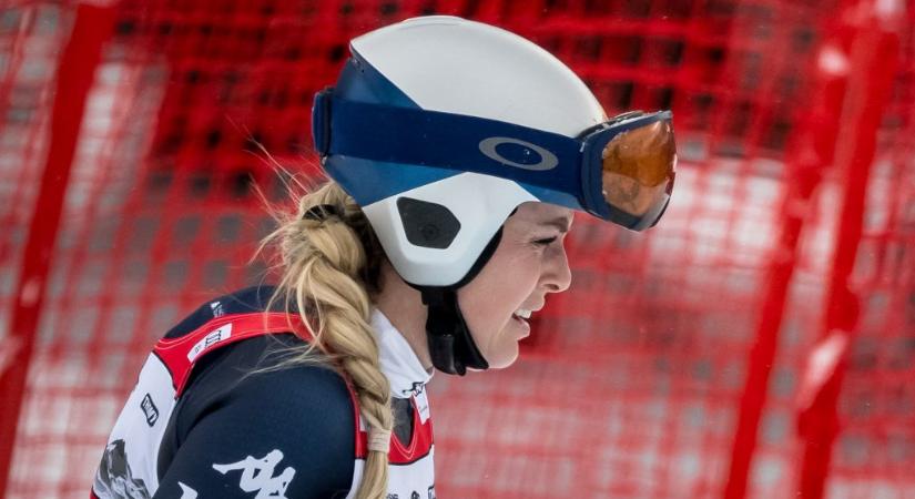 Félbe kellett szakítani a versenyt, mert Lindsey Vonn akkorát bukott, hogy a védőhálóból is alig tudott kimászni